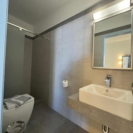 Konukevi Esperance 2 3*